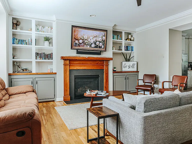239 Huntley Ave — Photo 4