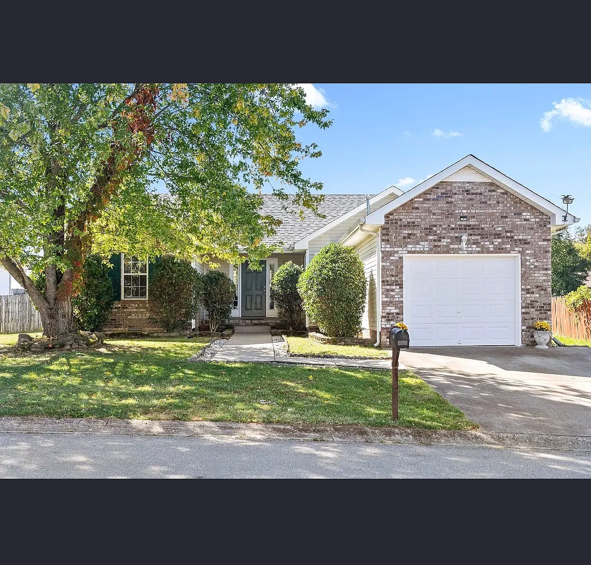 3 bed, 1174 sqft, $1,650 — Photo 1