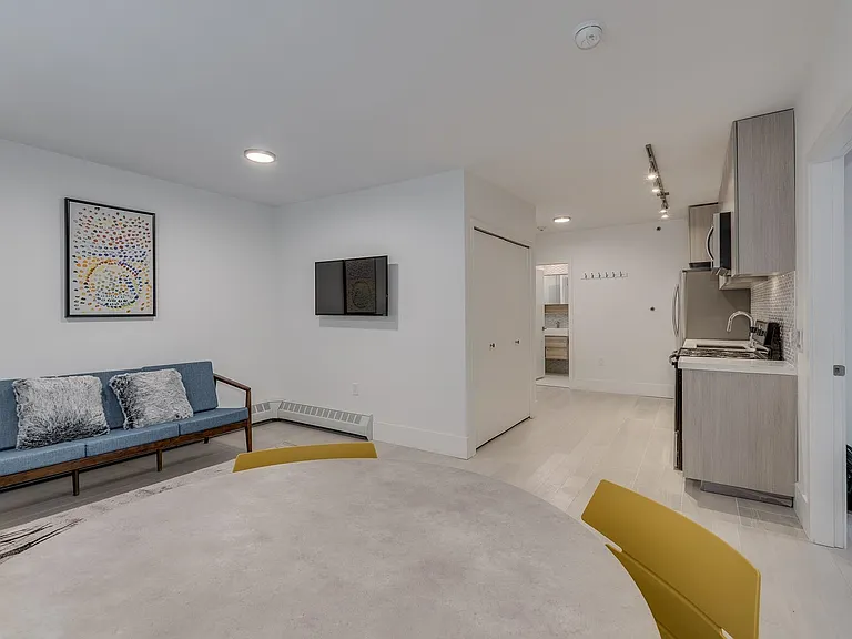 1425 Haro St #203 — Photo 7