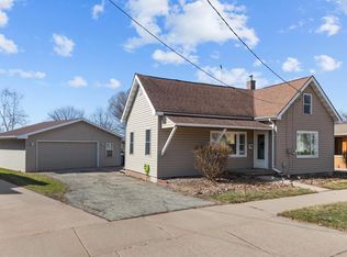 409 W Main St, Little Chute, WI 54140