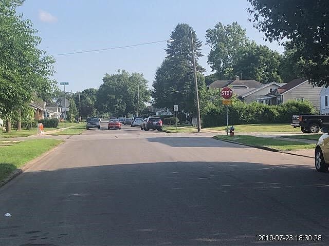 1st image of 606 S Dundee St