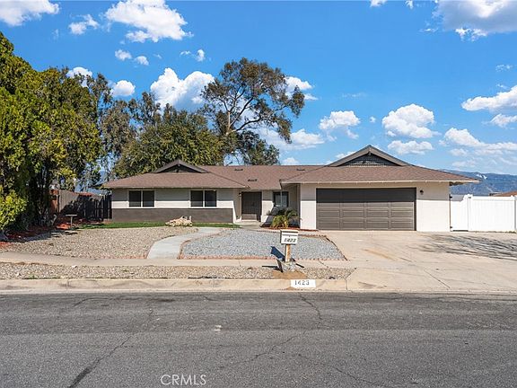 2nd image of 1423 N Terrace Rd