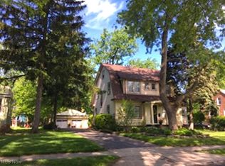 1564 Maple Rd, Cleveland Heights, OH 44121