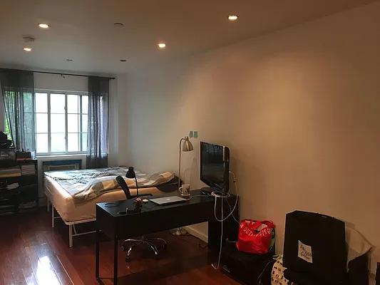 Sold by Remax City Square | media 17