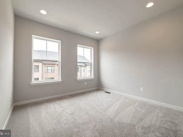 6227 Almerico Pl — Photo 56