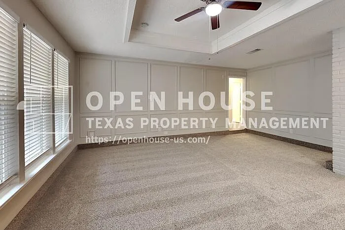 4 bed, 2.0 bath, 2158 sqft, $3,000 — Photo 3