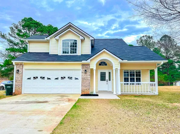 304 Greenview Ct, Bonaire, GA 31005