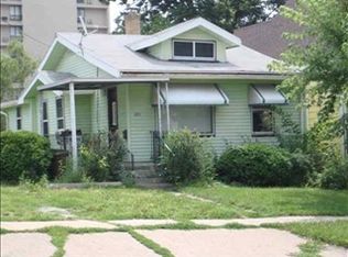 607 1/2 N Roosevelt Ave, Bloomington, IL 61701