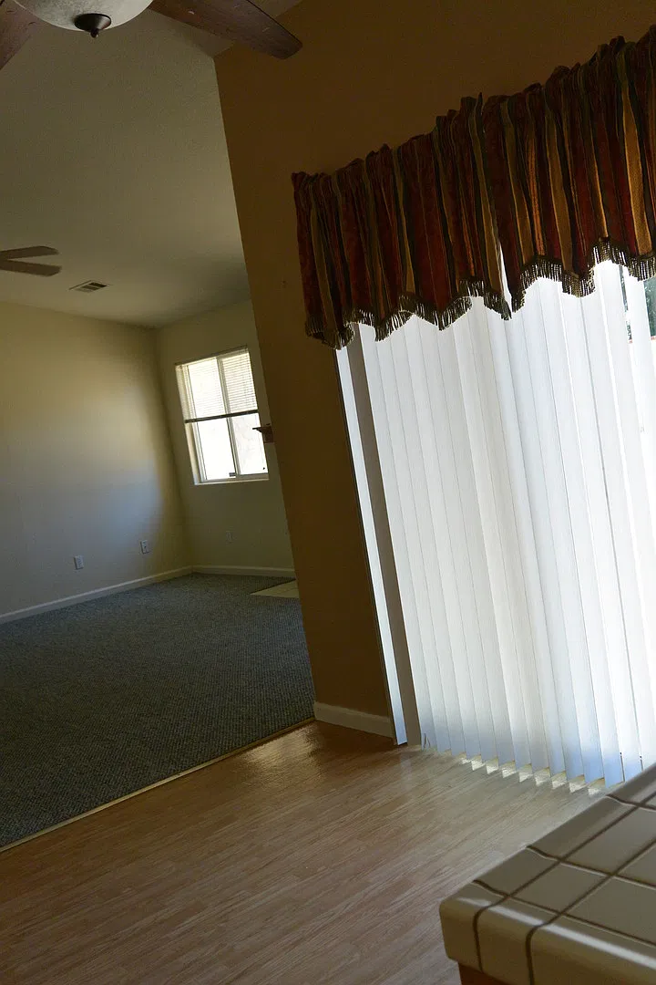 3 Bedroom, 2 bathroom Home in South West Visalia off of Caldwell and Dans — Photo 3