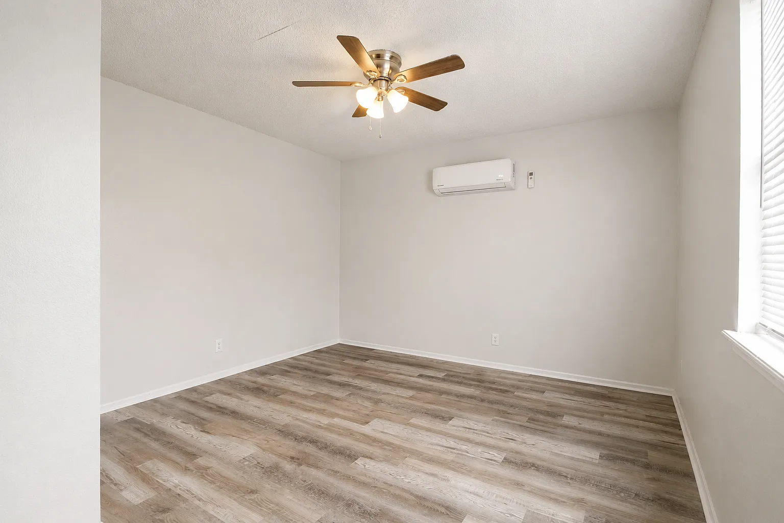 2 bed, 900 sqft, $769 — Photo 4