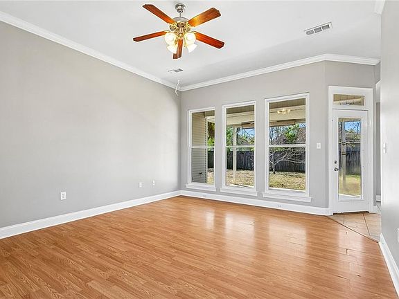 3rd image of 70371 10th St