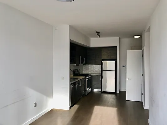 Rented by Modern Spaces | media 6