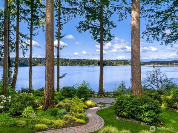 9335 Olympus Beach Road NE, Bainbridge Island, WA 98110