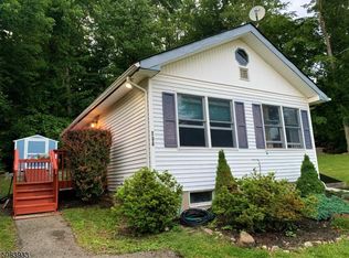 706 Lake Shore Dr, Hewitt, NJ 07421