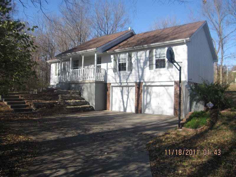 1st image of 808 E 118th Ter