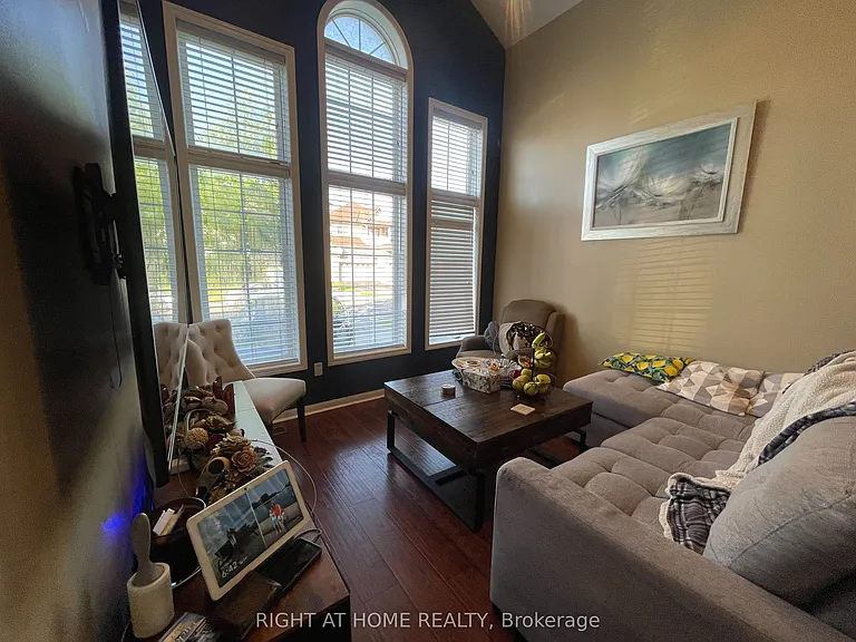 5654 Churchill Meadows Blvd — Photo 4