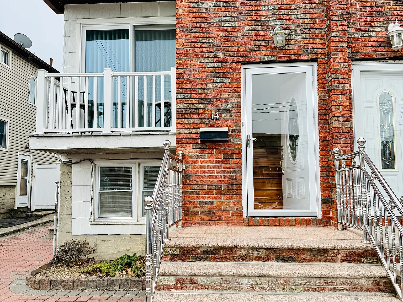 3 bed, 1.5 bath, 1995 sqft, $3,500 — Photo 2