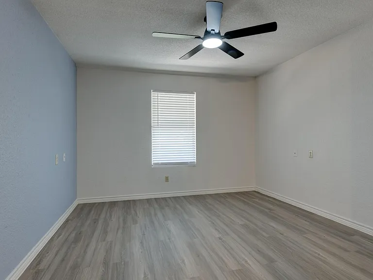 Silver Oaks Villas — Photo 42