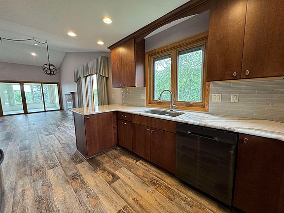 4th image of 308 Country View Ct #5