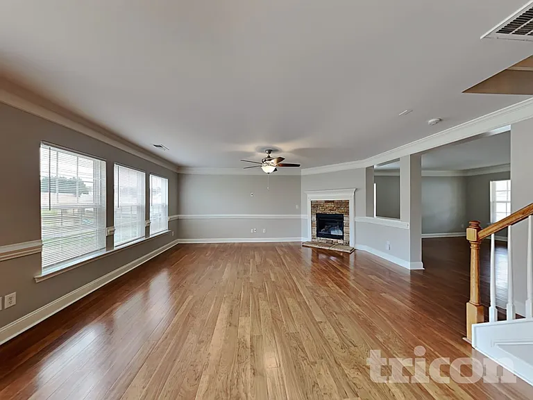 4355 Stone Mountain Dr — Photo 2