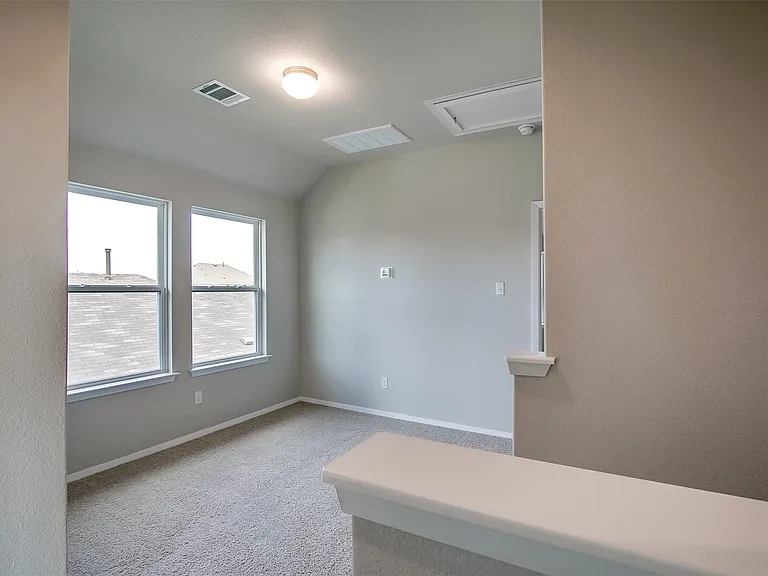 212 Stein Rd — Photo 16