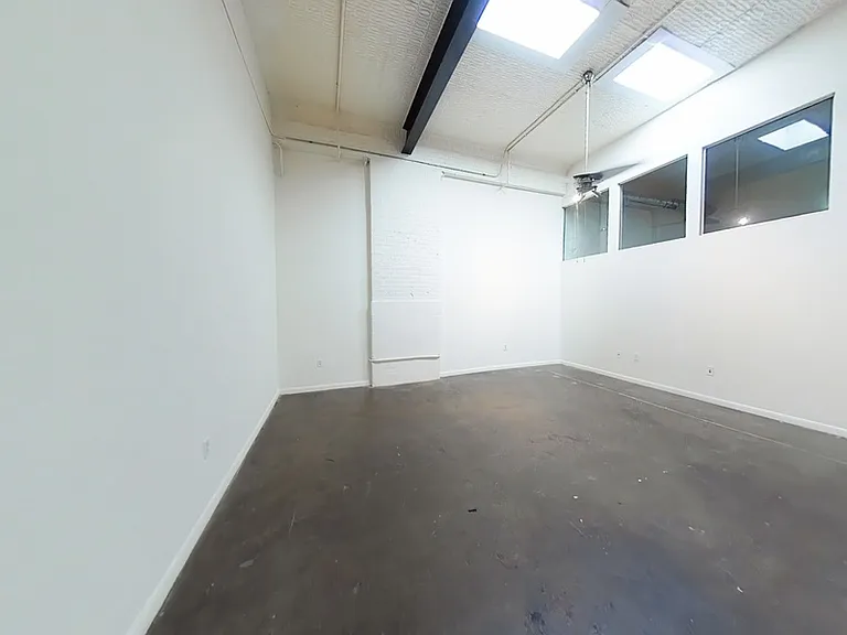 1011 W Marshall St #122 — Photo 2