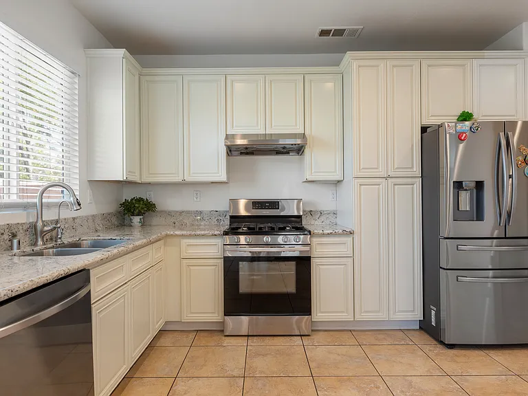6393 Shorthorn Dr — Photo 4