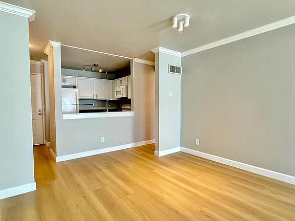 3rd image of 3520 Lebon Dr Unit 5227