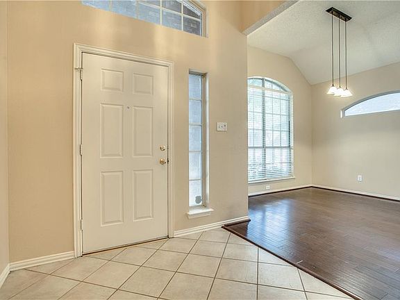 3rd image of 1704 Newton Dr
