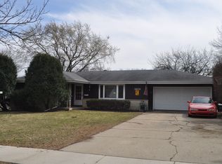 1809 Joseph Ct, Elgin, IL 60123