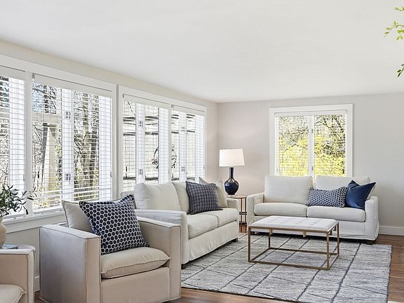 4th image of 512 Spring St
