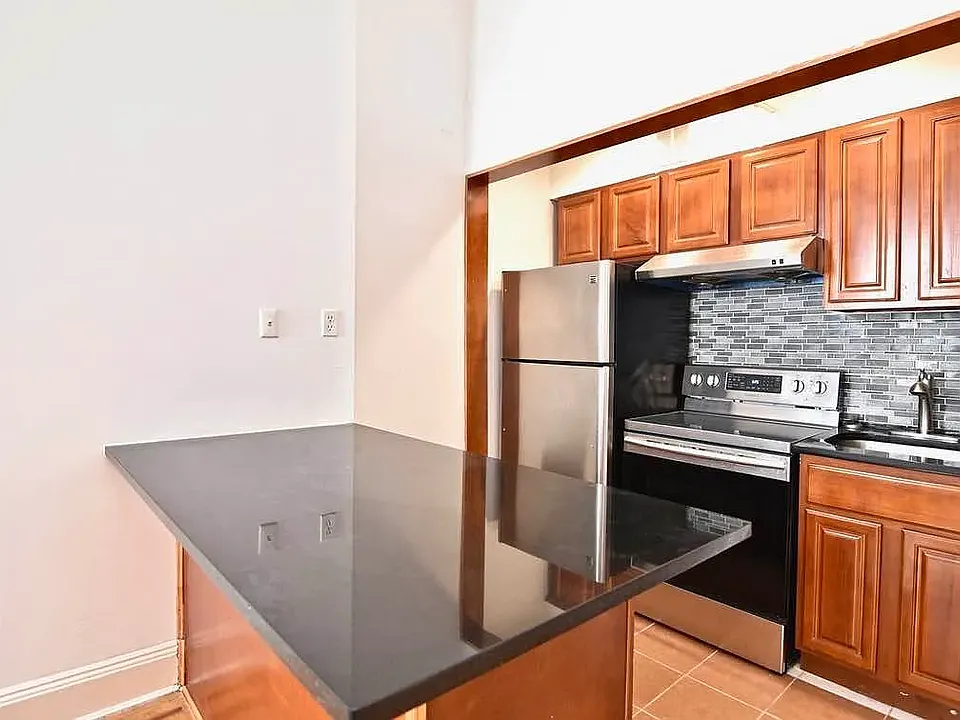 121 W 122nd St #3R
