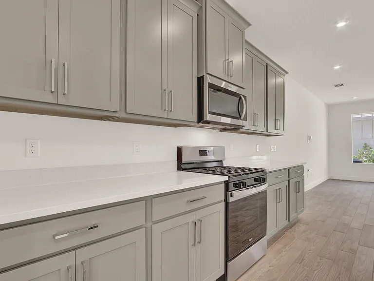 7808 SW Cline St — Photo 8