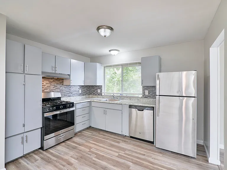 1495 Tremont Dr — Photo 13