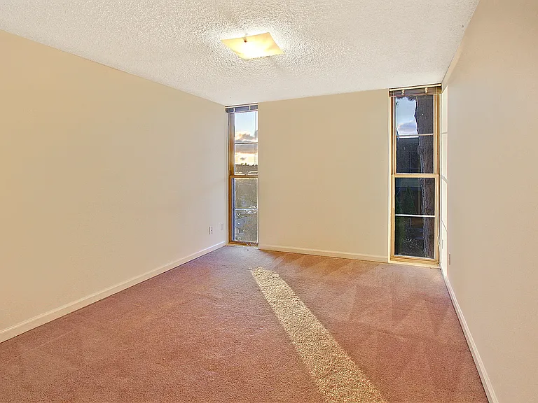 Fremont View - 525 N Bowdoin Place — Photo 16