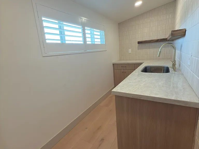 114 S Emerald Pl — Photo 3