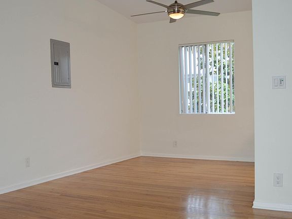 3rd image of 608 San Vicente Blvd #28
