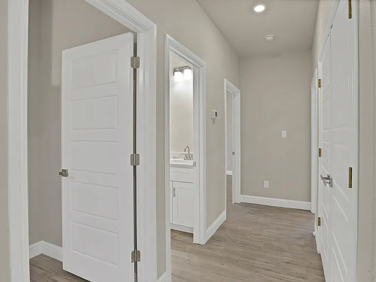 5618 Barkridge Dr — Photo 28