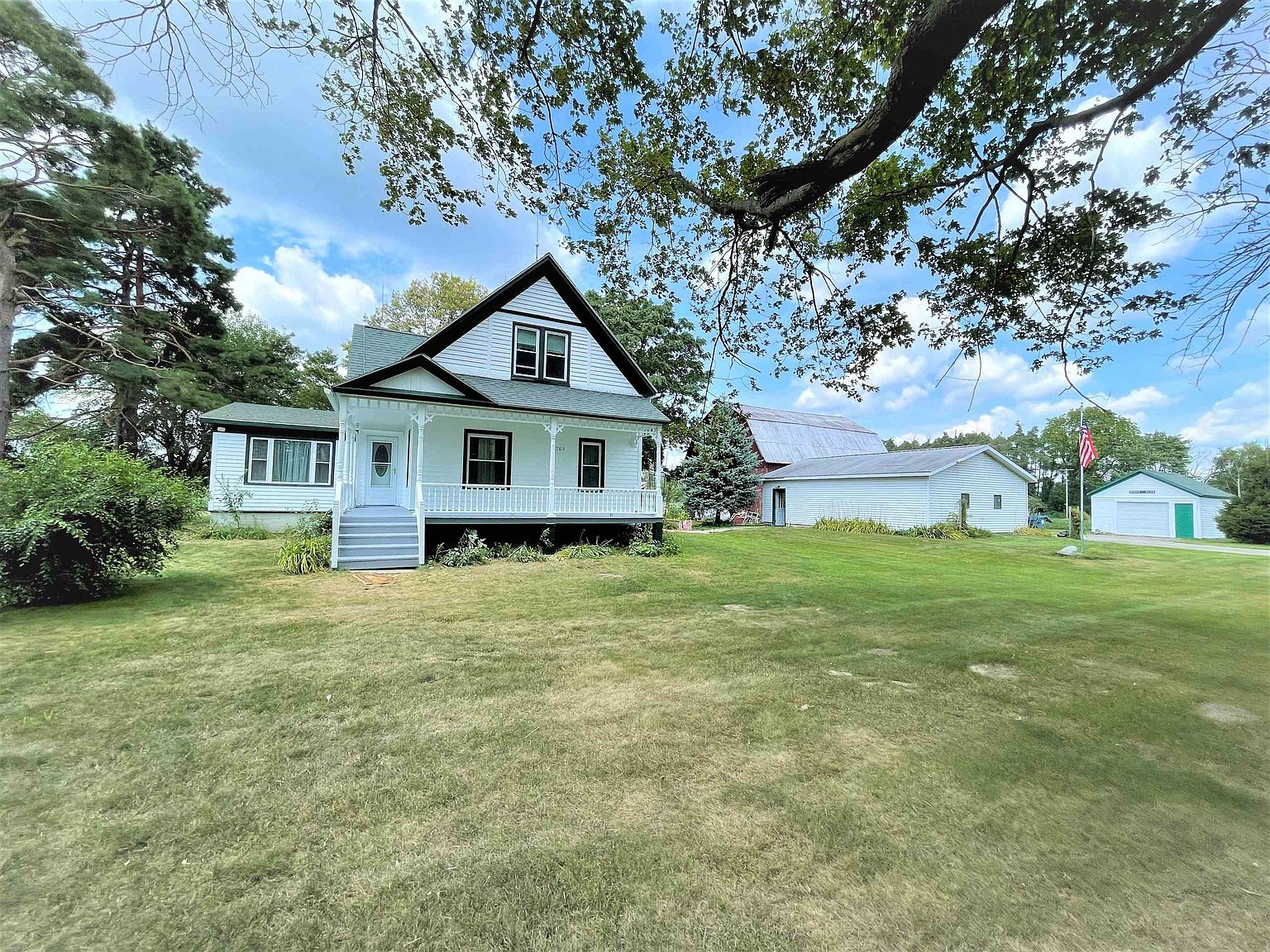 1702 S Mackinaw Rd, Kawkawlin, MI 48631 Zillow