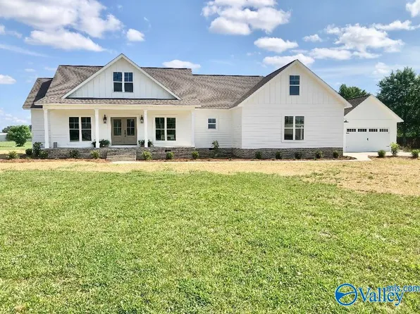 400 Magnolia Trl, Centre, AL 35960