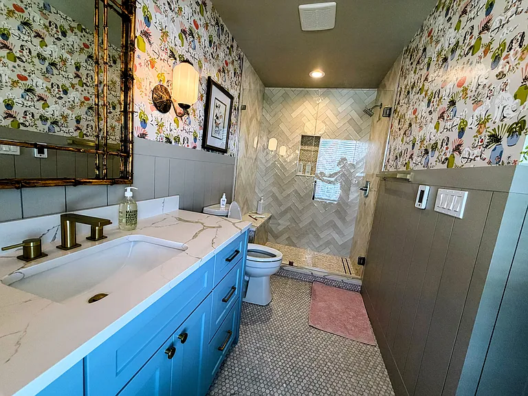 105 W Elizabeth St — Photo 20