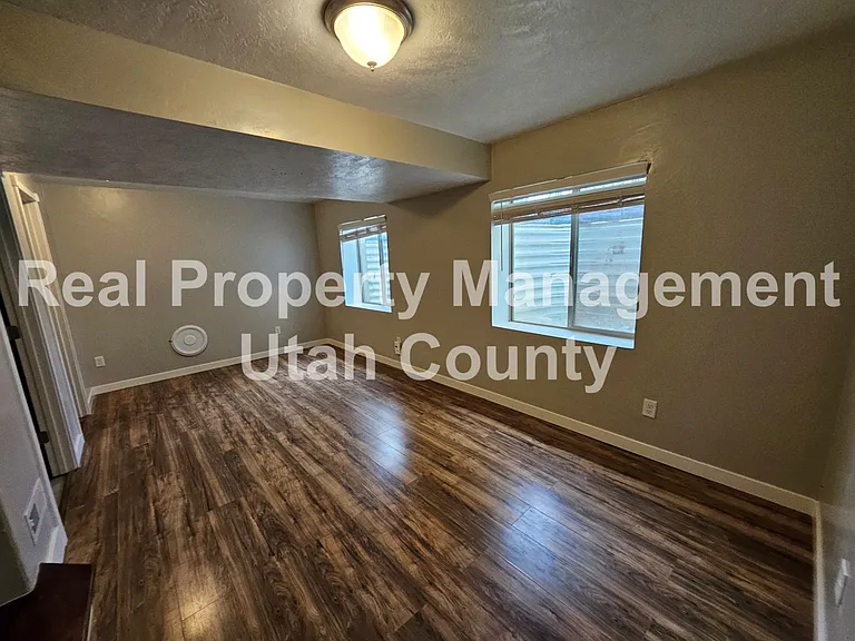 1708 E Ridgefield Rd — Photo 25