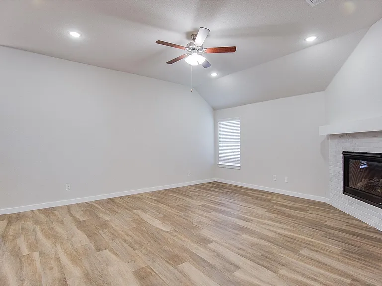 12376 Iveson Dr — Photo 16