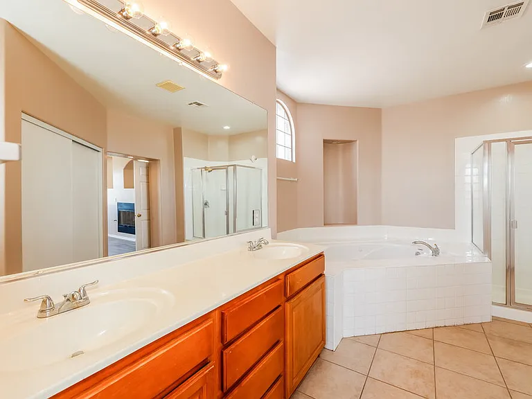 10602 Bonchester Hill St — Photo 11