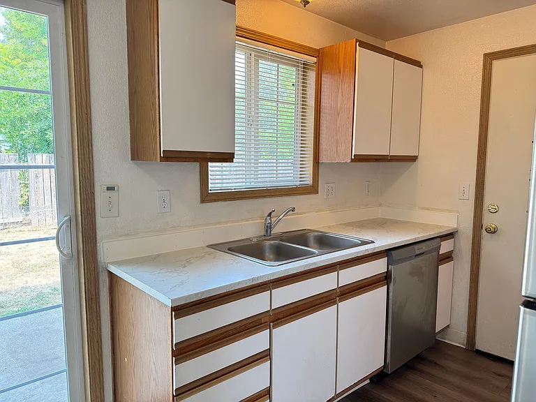 117 Lea Ave — Photo 8