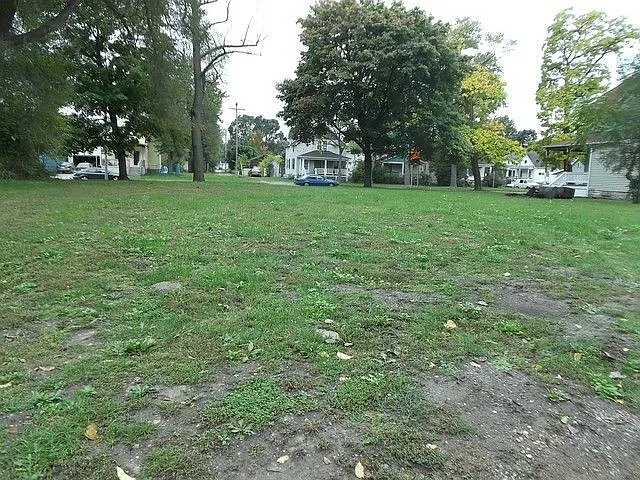 1615 Griswold St photo 1