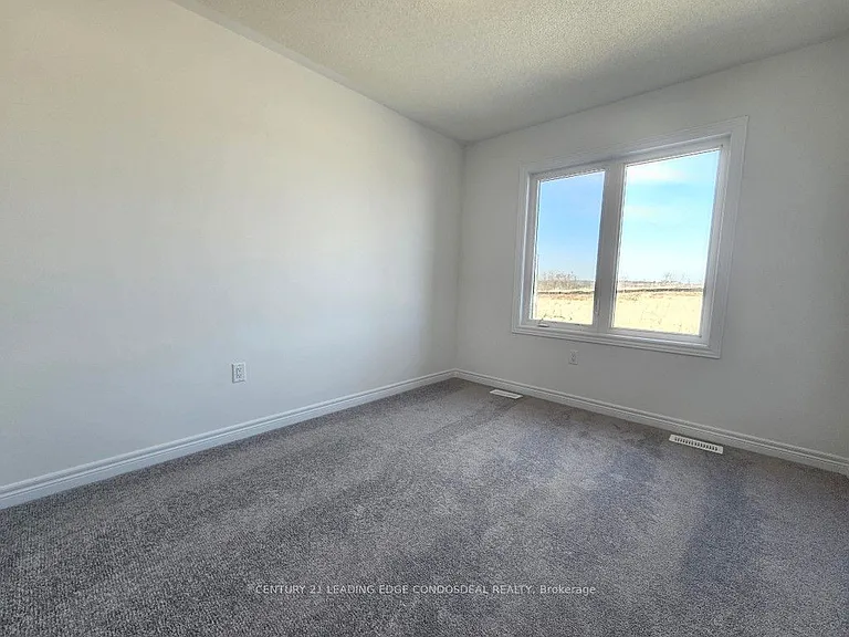 21 Milady Cres — Photo 21