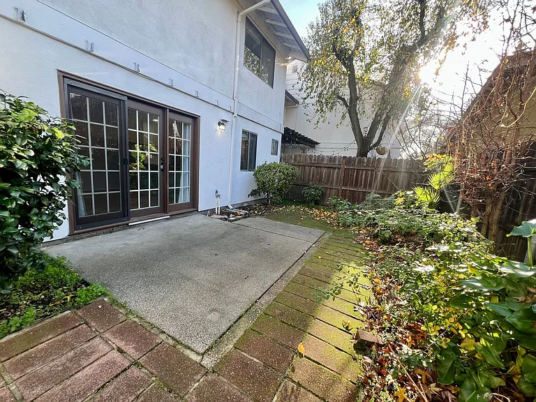 5170 Riverside Blvd — Photo 18