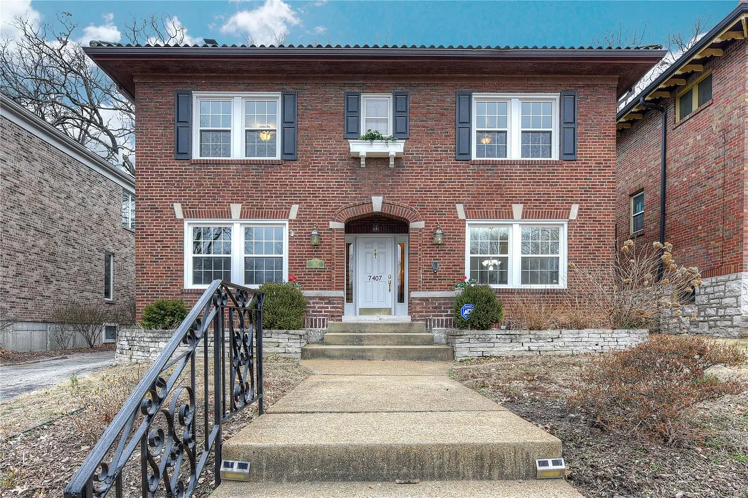 7407 Stratford Ave photo 1