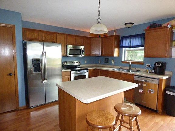2nd image of 120 Green Ash Ln
